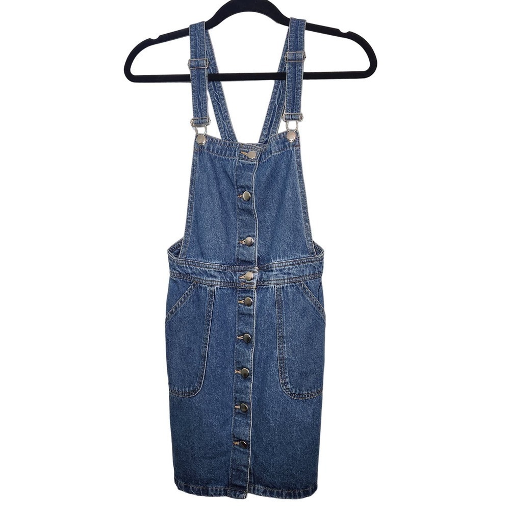 H & M
Divided
Denim Skirt Overall
SkirtAll
Jean Mini Overalls
Rustic‎ Size 6